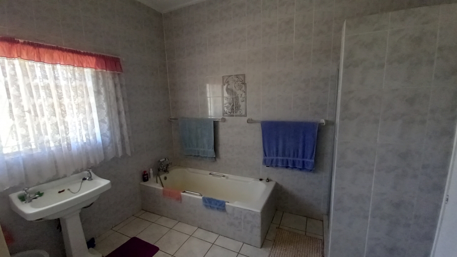 3 Bedroom Property for Sale in Hartswater Northern Cape